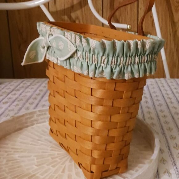1996 Longaberger Tall Key Basket with Green Leaf Patterned Garter - NEW - Picture 12 of 14